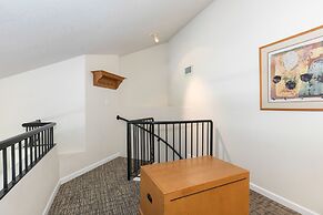 Tyndall Stone Lodge by Whiski Jack