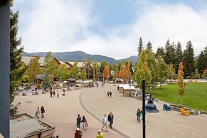 Tyndall Stone Lodge by Whiski Jack