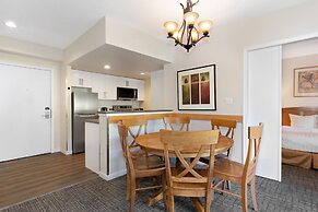 Tyndall Stone Lodge by Whiski Jack