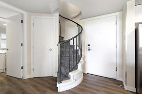 Tyndall Stone Lodge by Whiski Jack