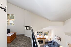 Tyndall Stone Lodge by Whiski Jack