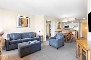 Tyndall Stone Lodge by Whiski Jack