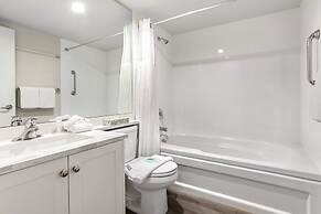 Tyndall Stone Lodge by Whiski Jack