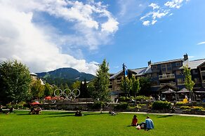 Tyndall Stone Lodge by Whiski Jack