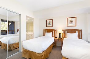 Tyndall Stone Lodge by Whiski Jack