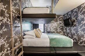 45 Times Square Hotel