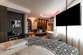 BLOCK Hotel & Living