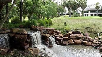 Lake View Resort & Golf Club