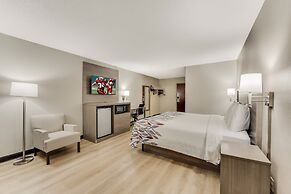 Red Roof Inn & Suites Newport – Middletown, RI