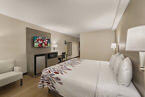 Red Roof Inn & Suites Newport – Middletown, RI