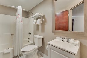 Red Roof Inn & Suites Newport – Middletown, RI