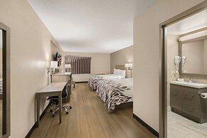 Red Roof Inn & Suites Newport – Middletown, RI