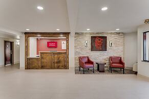 Red Roof Inn & Suites Newport – Middletown, RI