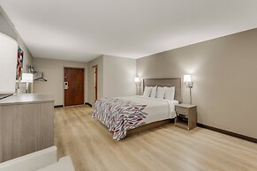 Red Roof Inn & Suites Newport – Middletown, RI