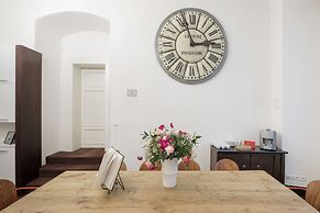 Old Town Square Residence by Emblem