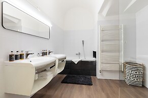 Old Town Square Residence by Emblem