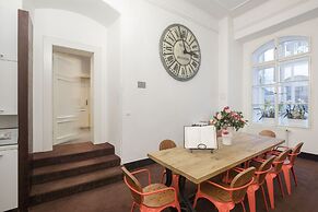 Old Town Square Residence by Emblem