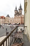 Old Town Square Residence by Emblem