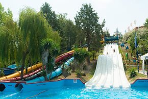 Aqualand Resort