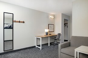 Spark by Hilton Summerville