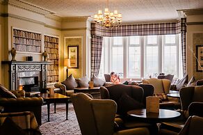 Macdonald Forest Hills Hotel & Spa