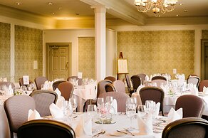 Macdonald Forest Hills Hotel & Spa