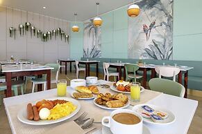 Auramar Beach Resort