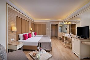 Delphin Deluxe Resort Hotel - All Inclusive