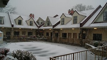 Econo Lodge Inn & Suites Gatlinburg at the Convention Center