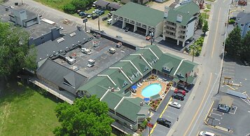 Econo Lodge Inn & Suites Gatlinburg at the Convention Center