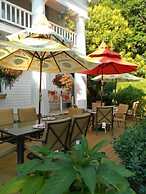 House of 1833 Bed & Breakfast & Gardens