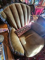 House of 1833 Bed & Breakfast & Gardens