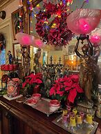 House of 1833 Bed & Breakfast & Gardens