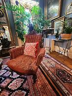 House of 1833 Bed & Breakfast & Gardens