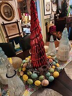 House of 1833 Bed & Breakfast & Gardens