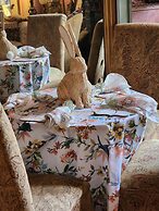 House of 1833 Bed & Breakfast & Gardens