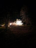 House of 1833 Bed & Breakfast & Gardens