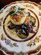 House of 1833 Bed & Breakfast & Gardens