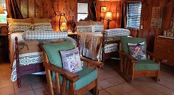 Country Woods Inn