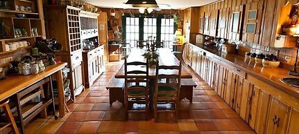 Country Woods Inn