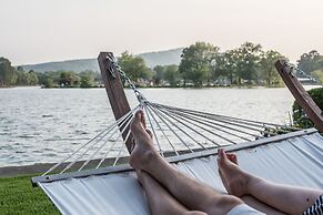 Lookout Point Lakeside Inn