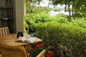 Lookout Point Lakeside Inn