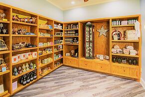 Lookout Point Lakeside Inn