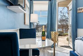 Lookout Point Lakeside Inn