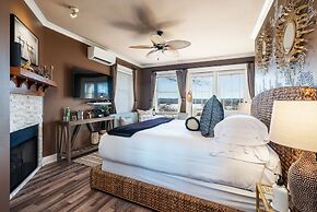 Lookout Point Lakeside Inn