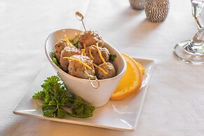 Lookout Point Lakeside Inn