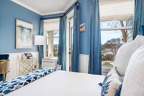 Lookout Point Lakeside Inn