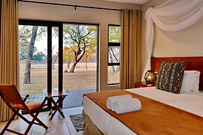Hwange Safari Lodge