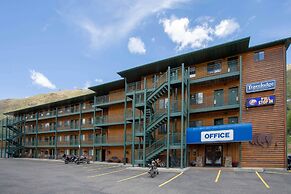 Travelodge by Wyndham Gardiner Yellowstone Park North