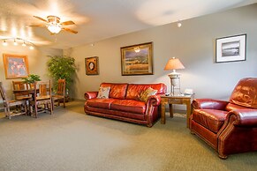 Travelodge by Wyndham Gardiner Yellowstone Park North